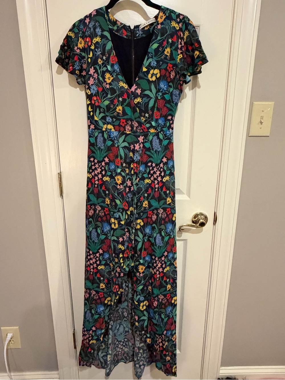 Alice + Olivia Adrianna Chelsea Flower Maxi Dress - Picture 2 of 6
